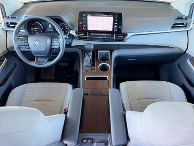 2022 Toyota Sienna LE 8 Passenger