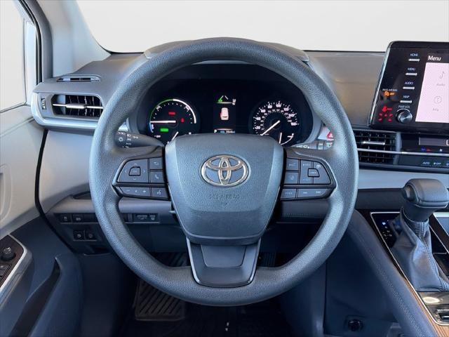 2022 Toyota Sienna LE 8 Passenger