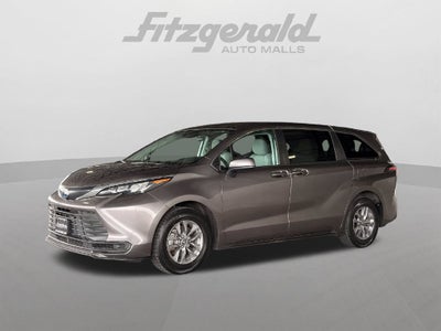 2024 Toyota Sienna LE 8 Passenger