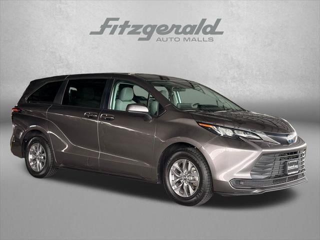 2024 Toyota Sienna LE 8 Passenger