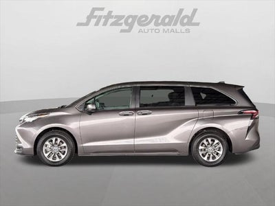2024 Toyota Sienna LE 8 Passenger