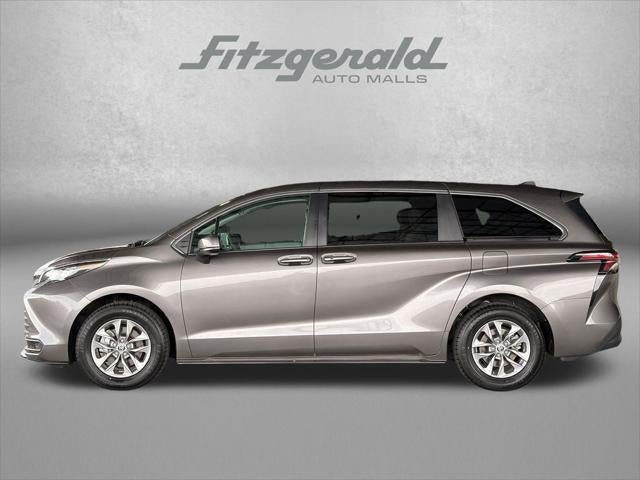 2024 Toyota Sienna LE 8 Passenger