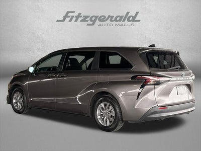 2024 Toyota Sienna LE 8 Passenger