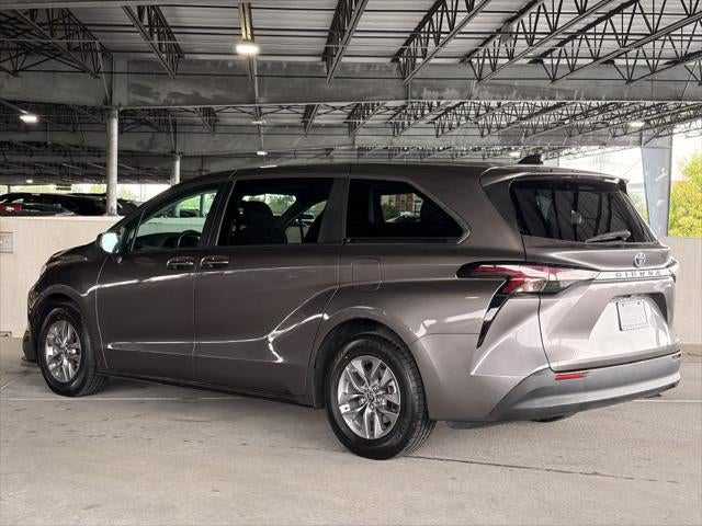 2024 Toyota Sienna LE 8 Passenger