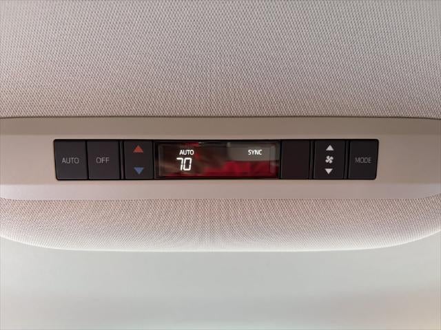 2025 Toyota Sienna LE 8 Passenger