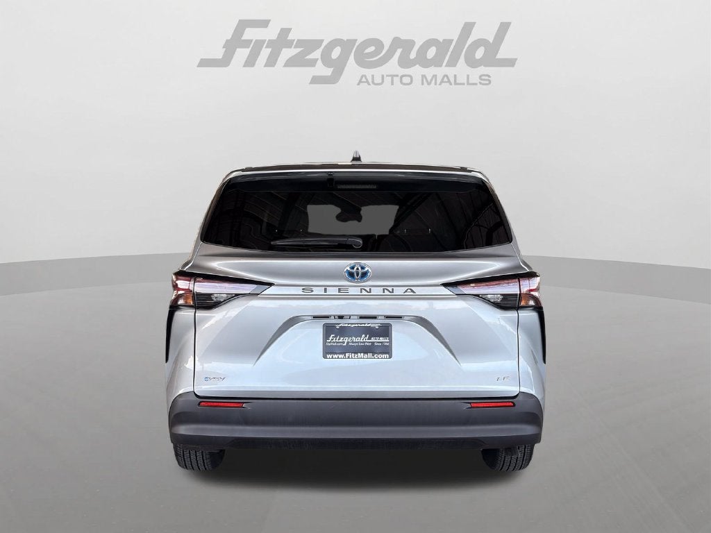 2025 Toyota Sienna LE 8 Passenger