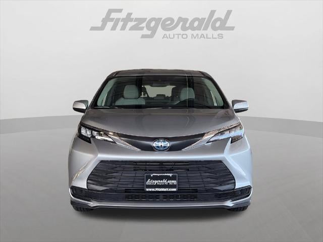 2025 Toyota Sienna LE 8 Passenger