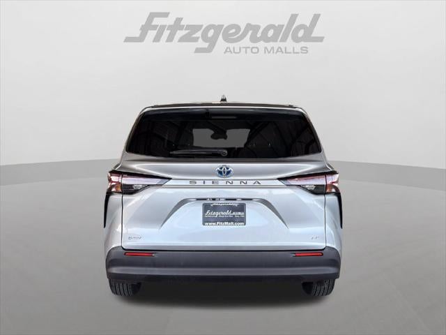2025 Toyota Sienna LE 8 Passenger