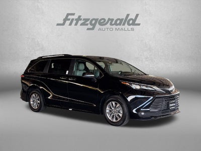2026 Toyota Sienna XLE 8 Passenger