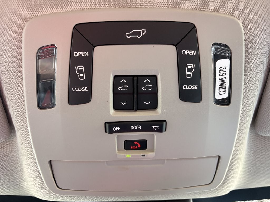 2026 Toyota Sienna XLE 8 Passenger