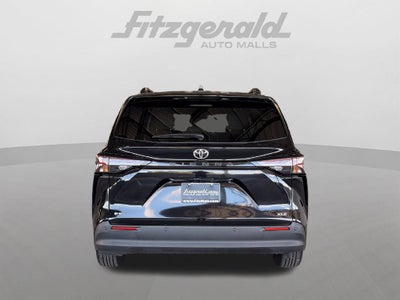 2026 Toyota Sienna XLE 8 Passenger