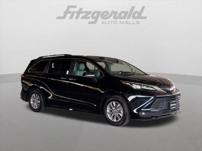 2026 Toyota Sienna XLE 8 Passenger