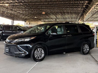 2026 Toyota Sienna XLE 8 Passenger