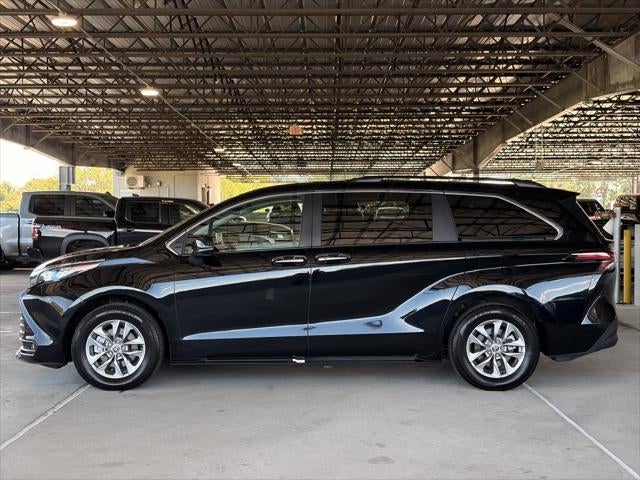 2026 Toyota Sienna XLE 8 Passenger