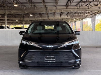 2026 Toyota Sienna XLE 8 Passenger