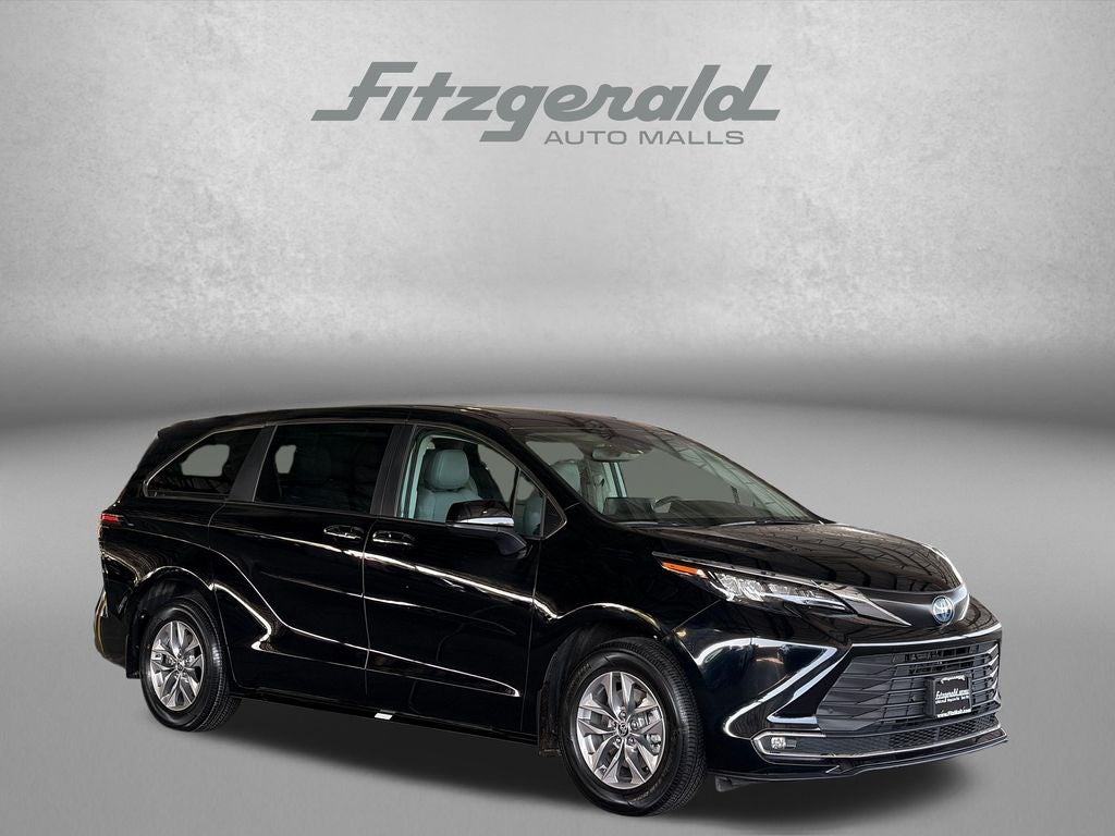 2024 Toyota SIENNA XLE XLE 8 Passenger
