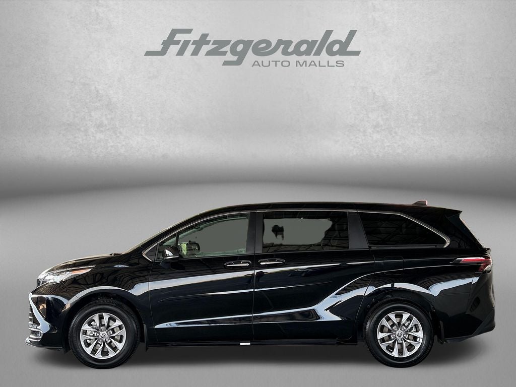 2024 Toyota SIENNA XLE XLE 8 Passenger