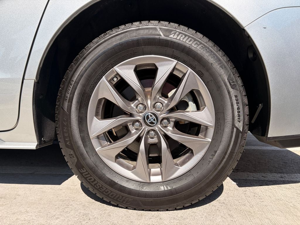2023 Toyota Sienna XLE 7 Passenger