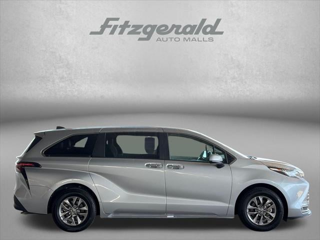 2023 Toyota Sienna XLE 7 Passenger