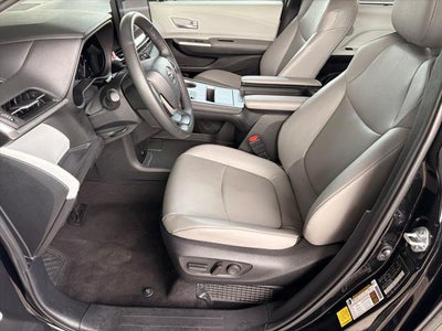 2025 Toyota SIENNA XLE XLE 8 Passenger