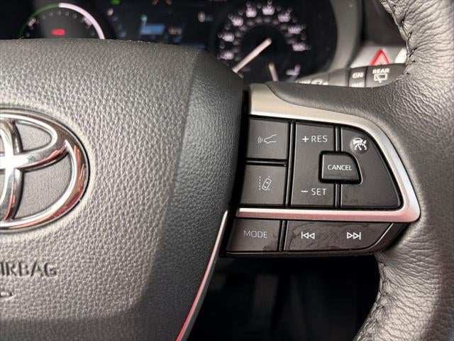 2025 Toyota SIENNA XLE XLE 8 Passenger