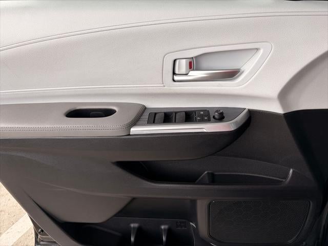 2025 Toyota SIENNA XLE XLE 8 Passenger