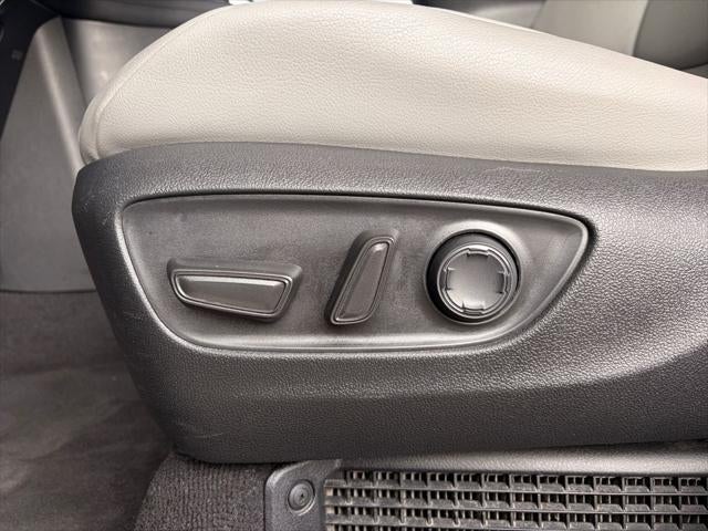 2025 Toyota SIENNA XLE XLE 8 Passenger