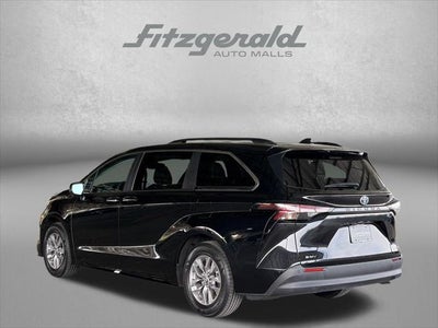 2025 Toyota SIENNA XLE XLE 8 Passenger