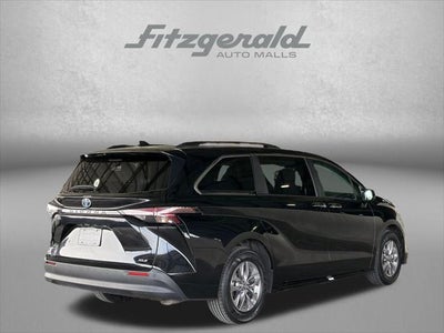 2025 Toyota SIENNA XLE XLE 8 Passenger