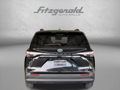 2025 Toyota SIENNA XLE XLE 8 Passenger