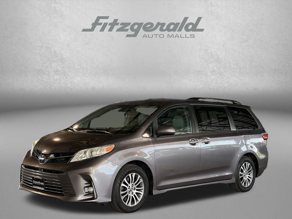 2019 Toyota SIENNA XLE 3.5L XLE 8 Passenger