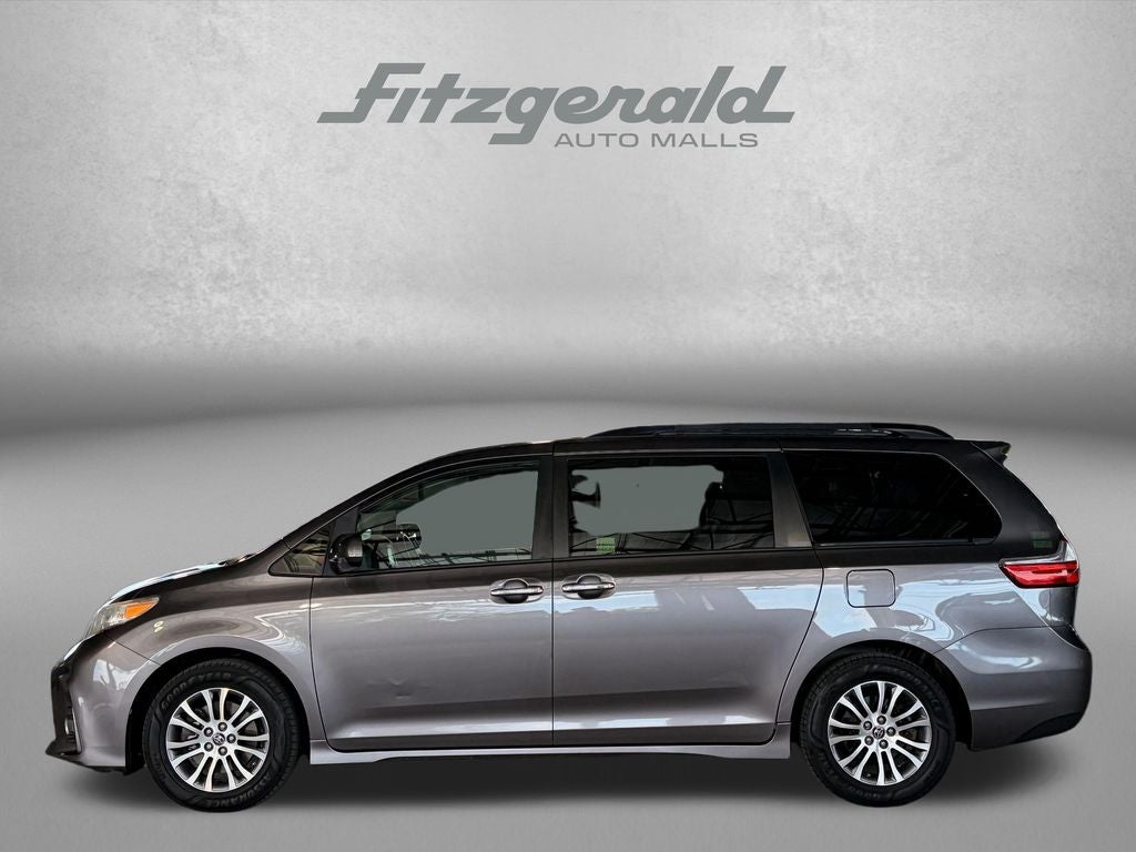 2019 Toyota SIENNA XLE 3.5L XLE 8 Passenger