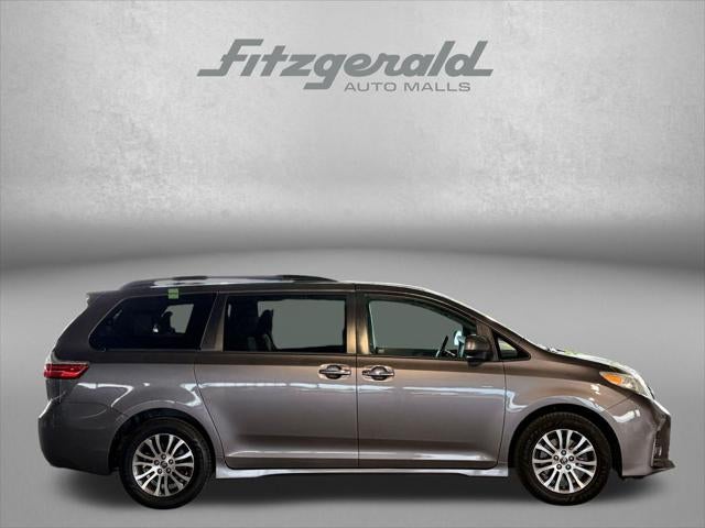 2019 Toyota SIENNA XLE 3.5L XLE 8 Passenger