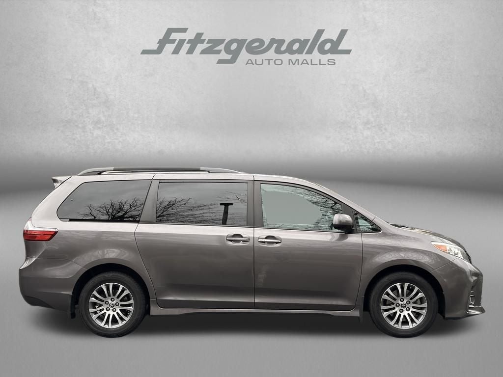 2020 Toyota SIENNA XLE 3.5L XLE 7 Passenger