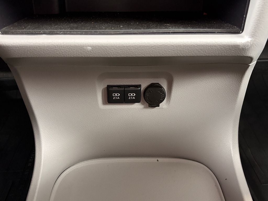 2020 Toyota Sienna L 7 Passenger