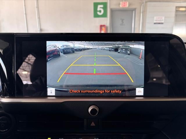 2025 Toyota CROWN XLE