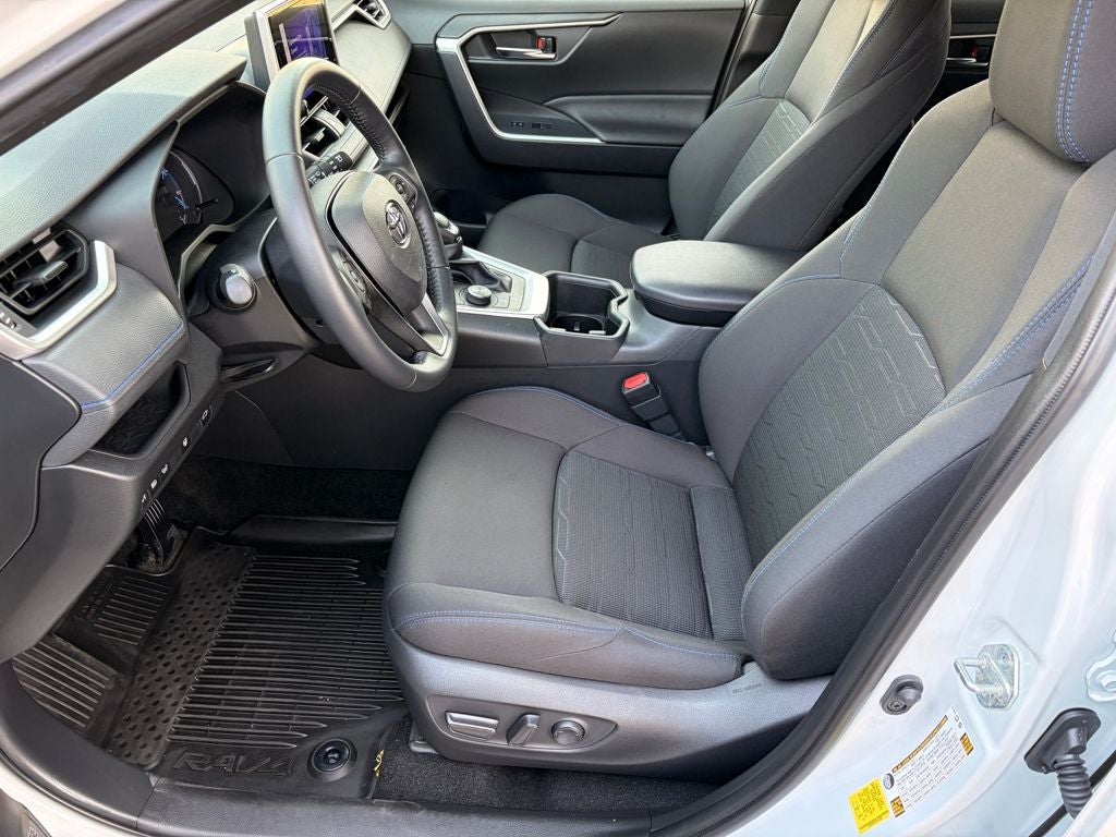 2023 Toyota RAV4 HYBRID SE