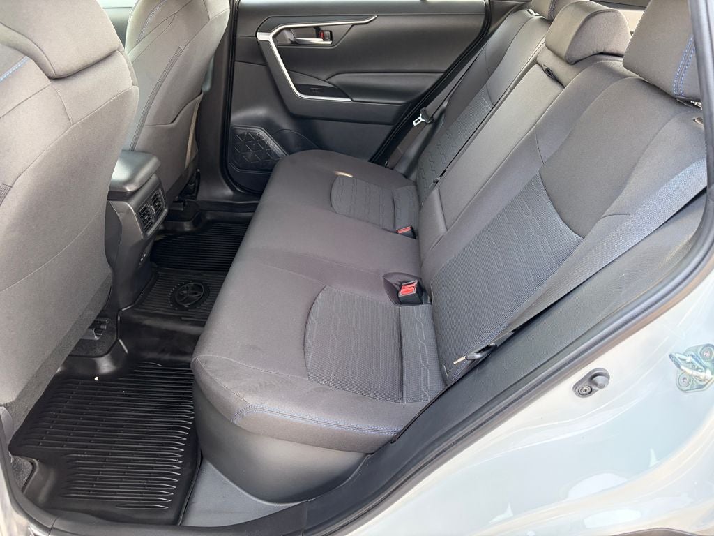 2023 Toyota RAV4 HYBRID SE