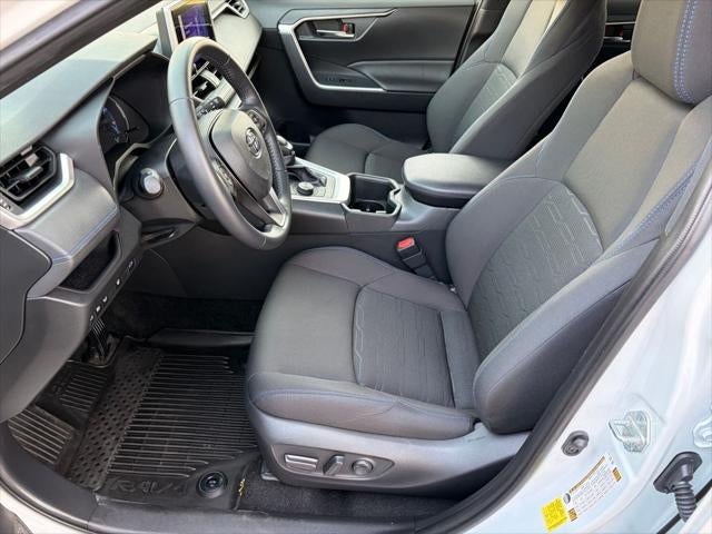 2023 Toyota RAV4 HYBRID SE