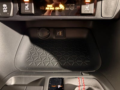 2025 Toyota RAV4 Plug-in Hybrid SE