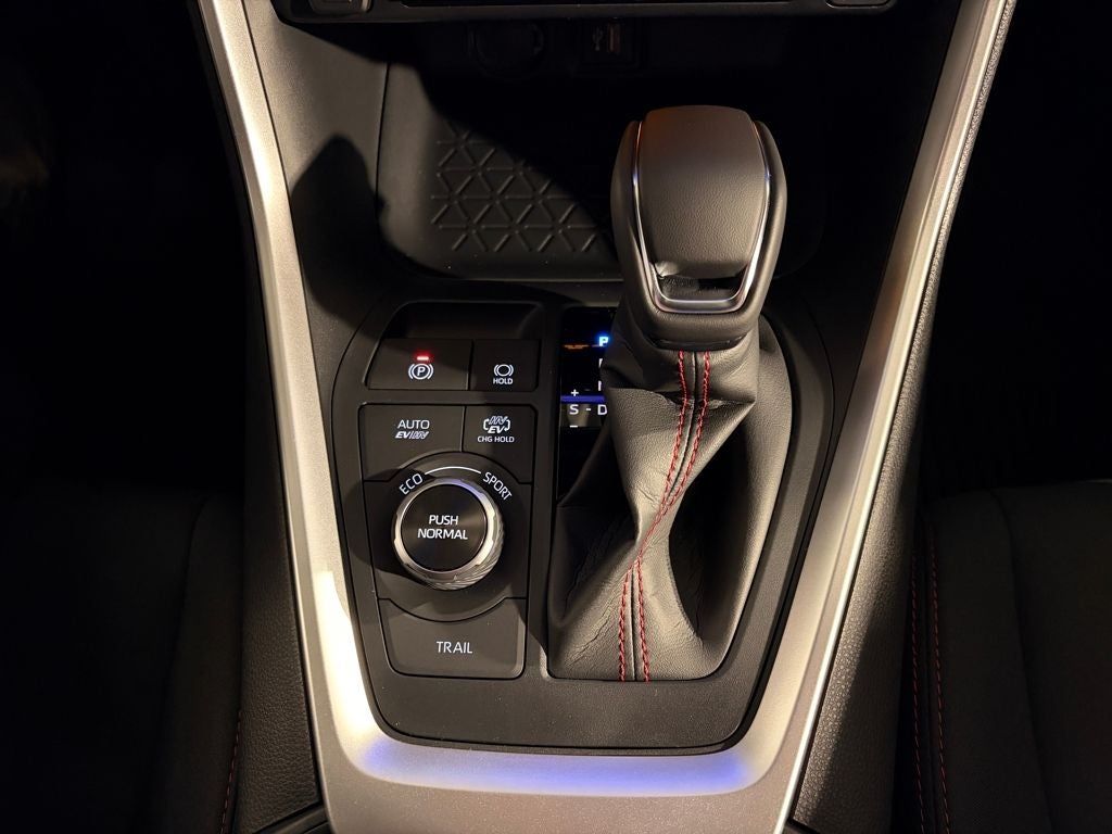 2025 Toyota RAV4 Plug-in Hybrid SE