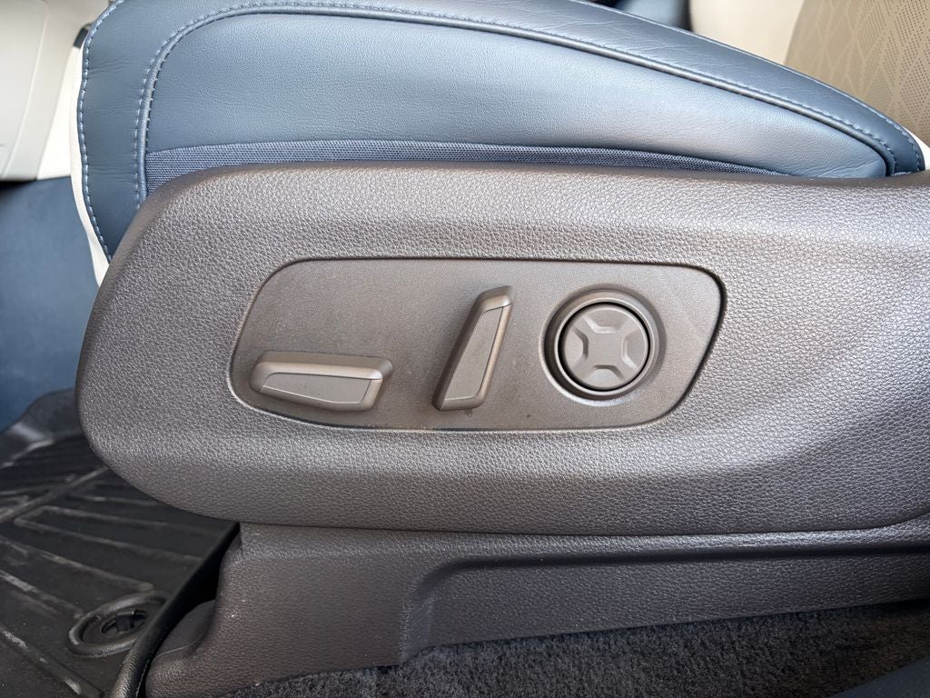 2025 Kia Carnival EX