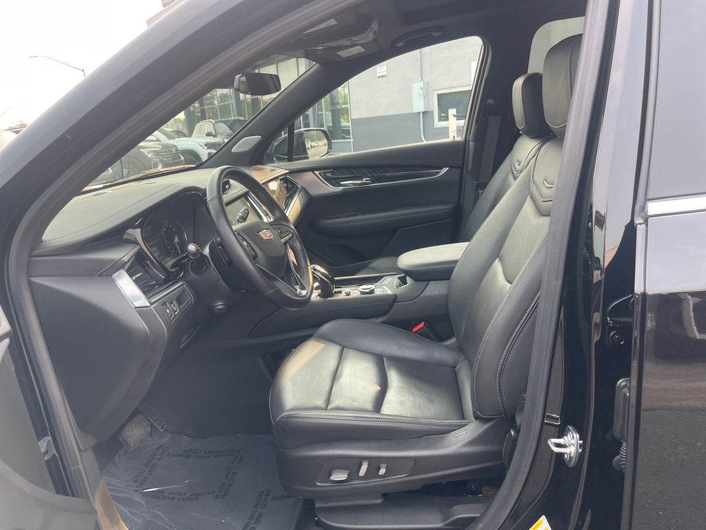 2025 Cadillac XT6 Premium Luxury