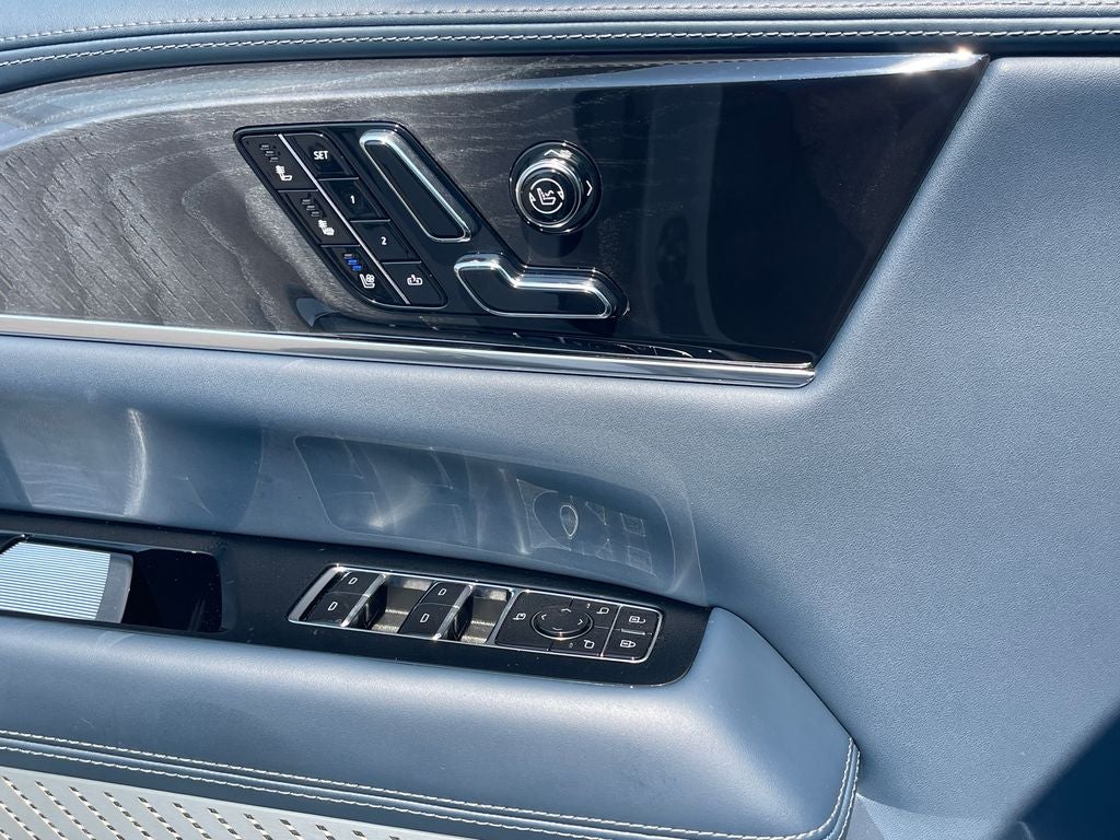 2025 Cadillac ESCALADE IQ Luxury 2