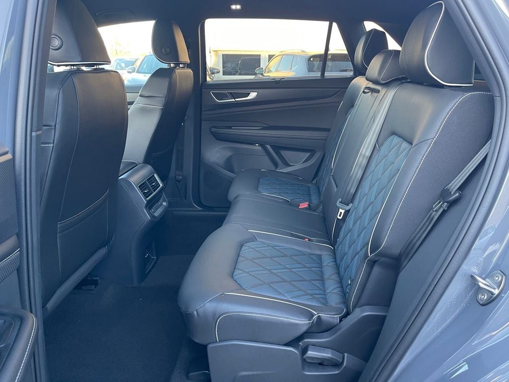 2026 Volkswagen Atlas Cross Sport 2.0T SEL Premium R-Line