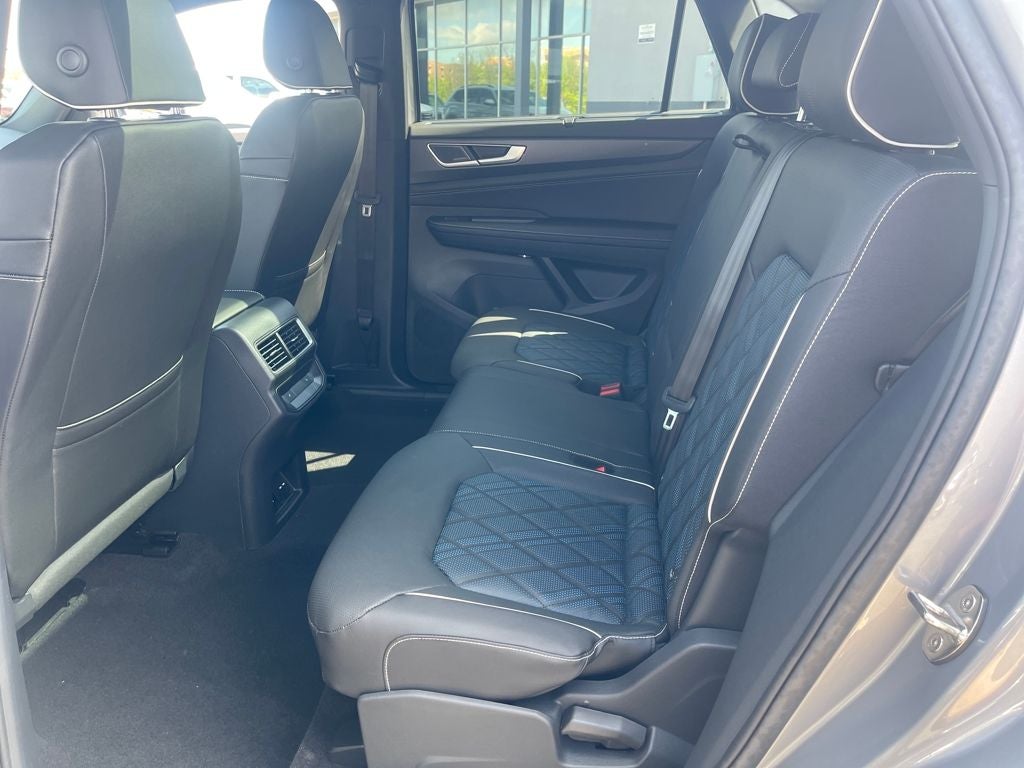 2026 Volkswagen Atlas Cross Sport 2.0T SEL Premium R-Line