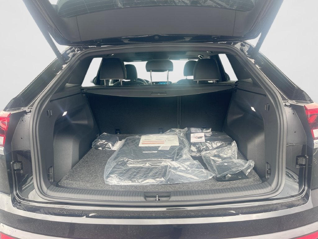 2026 Volkswagen Atlas Cross Sport SEL Premium R-Line