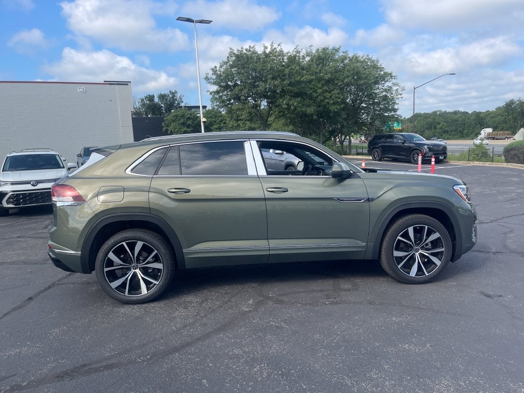 2026 Volkswagen Atlas Cross Sport 2.0T SEL Premium R-Line