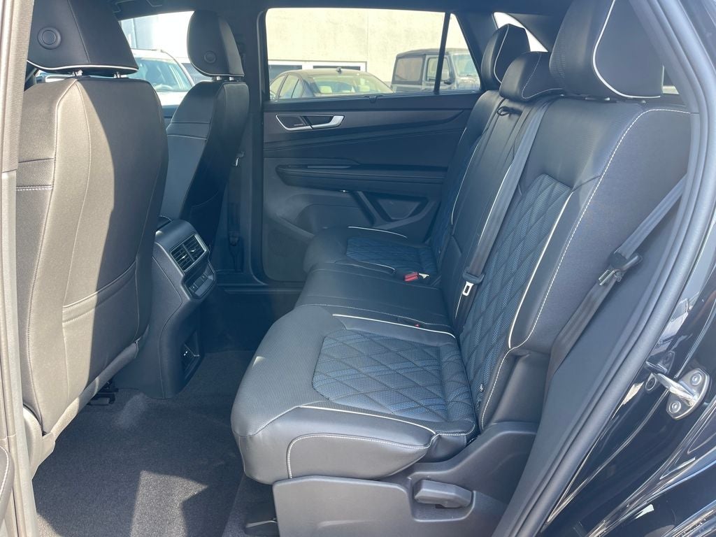 2026 Volkswagen Atlas Cross Sport 2.0T SEL Premium R-Line