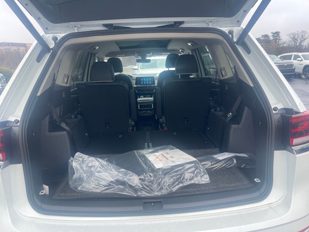 2026 Volkswagen Atlas 2.0T SEL Premium R-Line